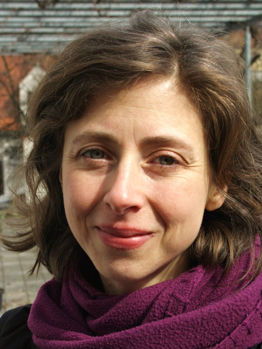 Hausmeisterin Christiane Passarello Hausmeisterin Christiane Passarello