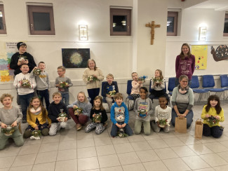 Unser Spaßclub war fleißig mit den Floristinnen von Blumen "NaTIna"!